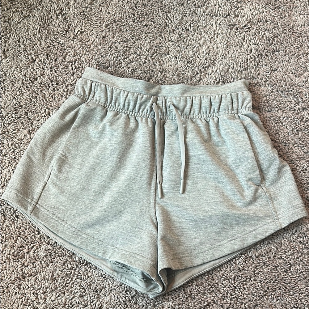 Lululemon Gray Inner Glow High-Rise Short 3”